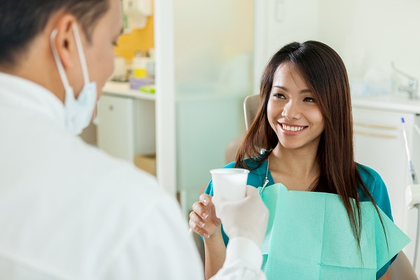 A Family Dentist In Culver City Answers: Should I Use Mouthwash?