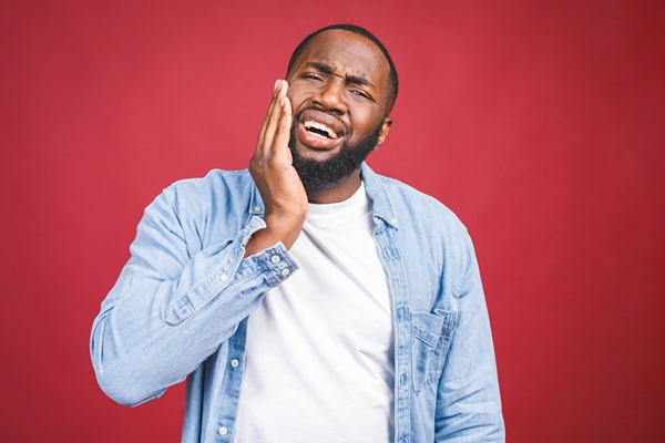 When To Seek Treatment From An Emergency Dentist