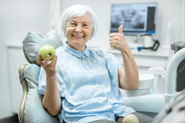 The Benefits Of Choosing Dental Implants Over Dentures